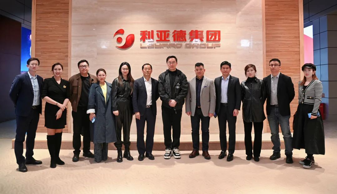 陆川导演到访尊龙(中国)时凯，解锁文化+科技融合新路径